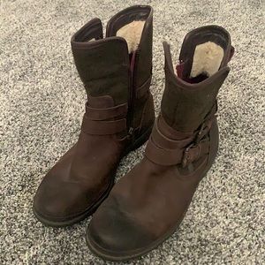 Ugg Summers Waterproof Leather Boot. Size 7. Brown Leather.